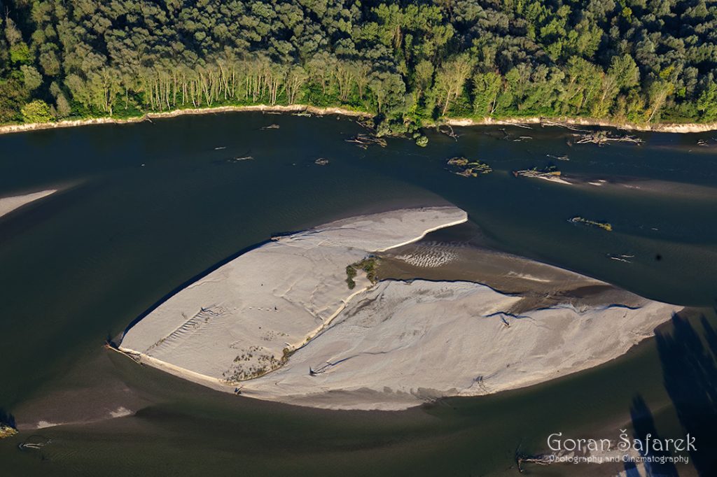 gravel, sand, pebble, bar,point bar,sediment